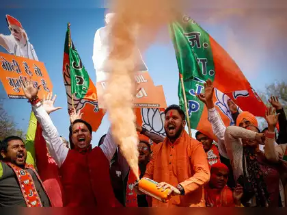 दिल्ली विधानसभा चुनाव 2025: बीजेपी की ऐतिहासिक जीत, आप का दशक लंबा शासन समाप्त